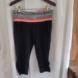 Calvin Klein Black and Gray Capri Pants Stretchy Athletic Wear